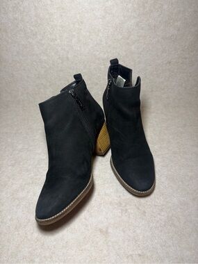 Blondo Nova Waterproof Blank Ankle Bootie Heels Nubuck Leather Size 8 1/2 M